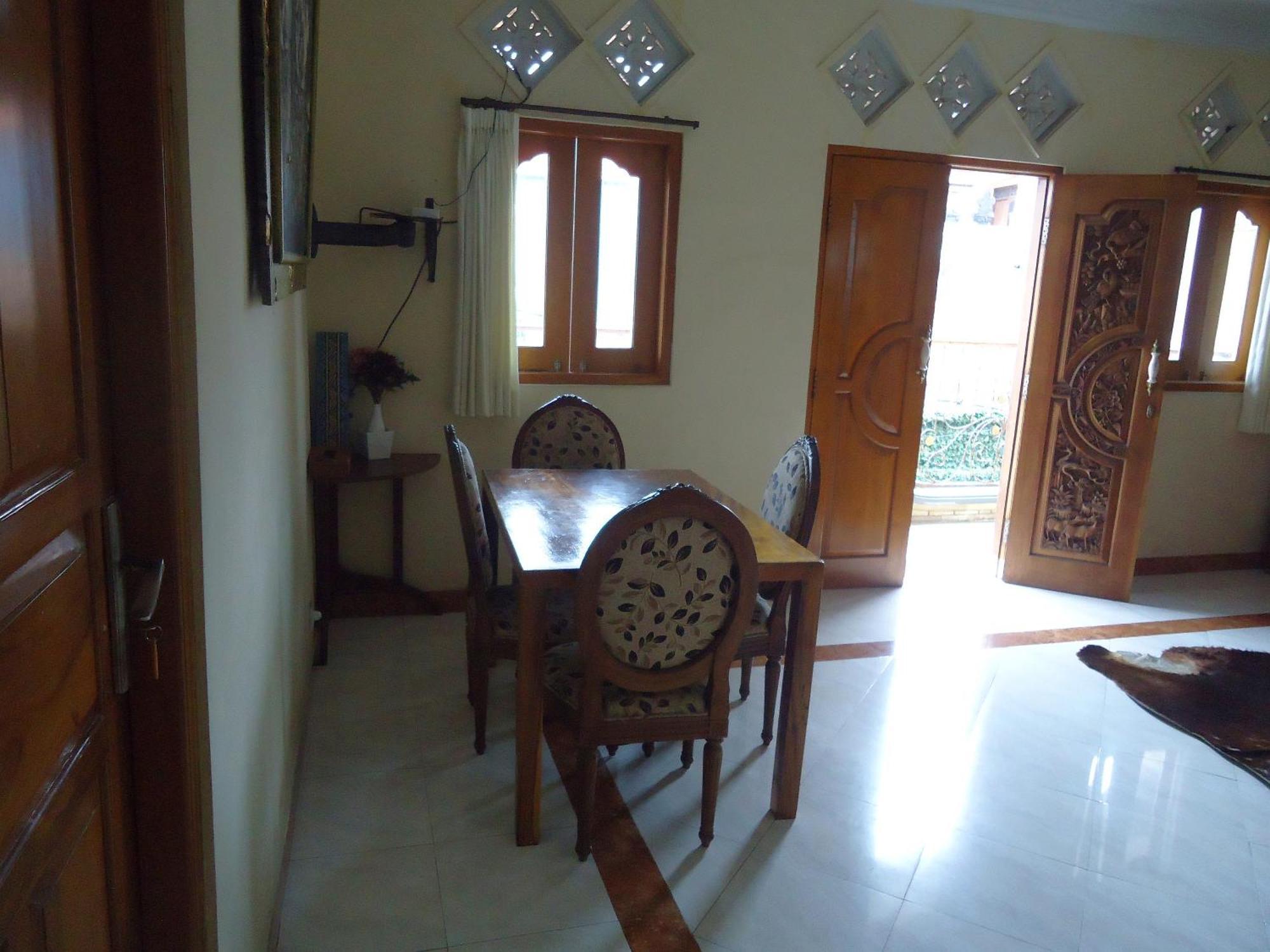 The Reinhold Guesthouse Bali Kerobokan  Luaran gambar
