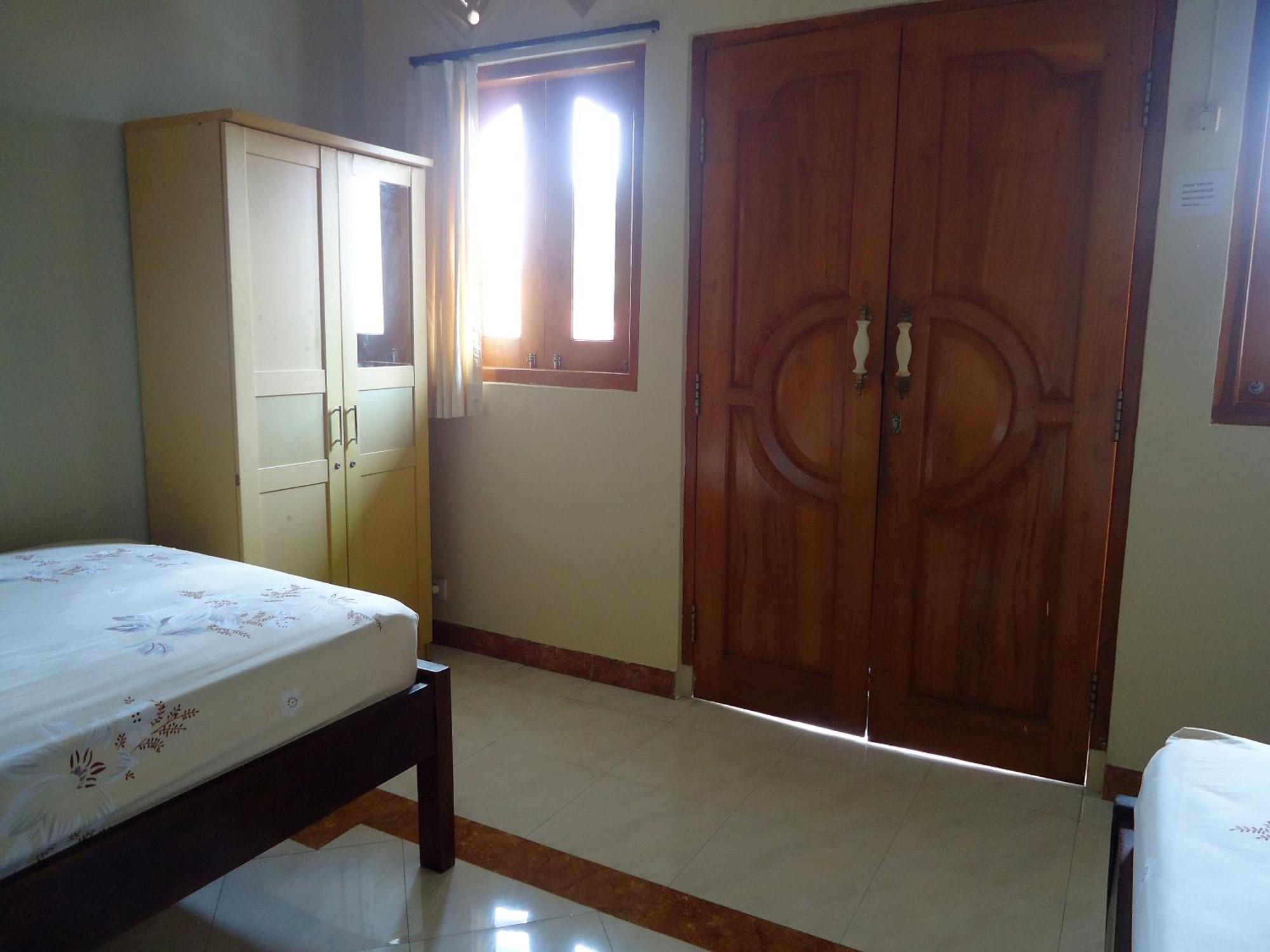 The Reinhold Guesthouse Bali Kerobokan  Luaran gambar