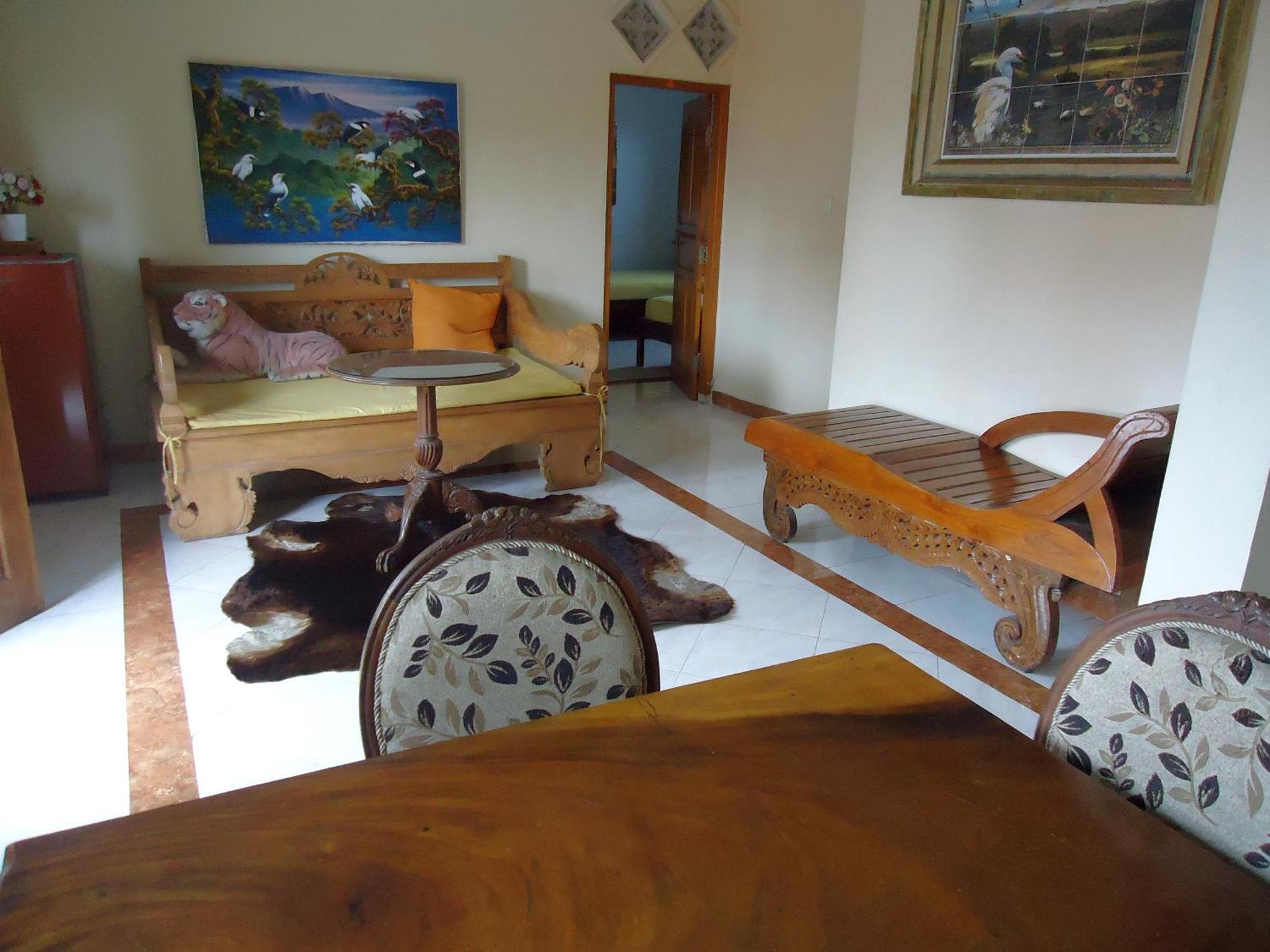 The Reinhold Guesthouse Bali Kerobokan  Luaran gambar
