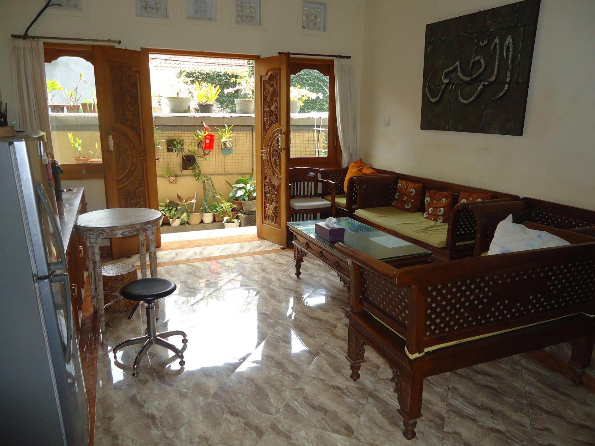 The Reinhold Guesthouse Bali Kerobokan  Luaran gambar