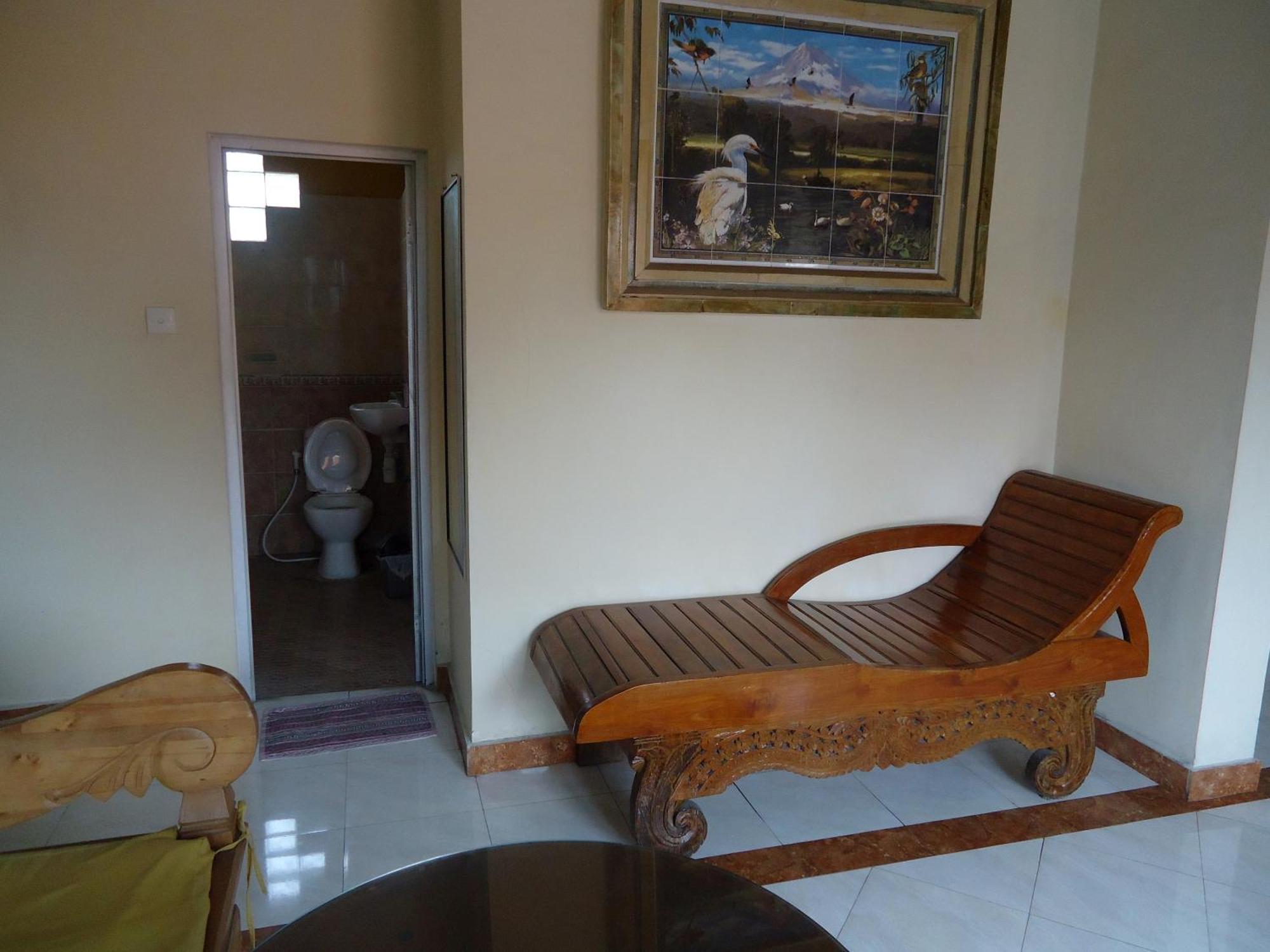 The Reinhold Guesthouse Bali Kerobokan  Luaran gambar